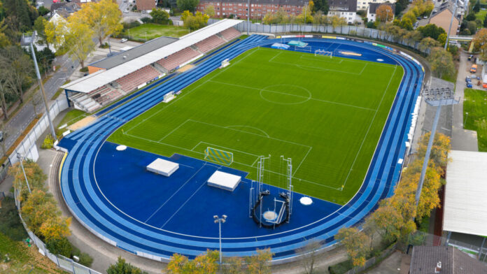 Ratingens Stadion mit neuem Rasen wäre fit für die Regionalliga. Foto: Nestoras Stergiopoulos Ratingens Stadion mit neuem Rasen wäre fit für die Regionalliga. Foto: Nestoras Stergiopoulos