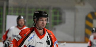 Ice Aliens: Tobias Brazda beendet seine Karriere Ein Ratinger Urgestein beendet seine Eishockeykarriere. Foto: Daniela Schmidt