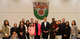 Einbürgerungsfeier im Erkrather Rathaus Im Rathaus in Erkrath fand die Feier statt. Foto: Stadt Erkrath