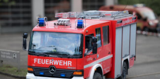 Feuerwehr Velbert: “Wer Platz lässt, hilft im Zweifel dabei, Leben zu retten” Ein Einsatzfahrzeug der Feuerwehr Velbert. Foto: Volkmann