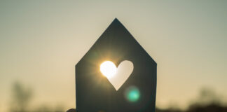 Kreis Mettmann: Viele Verlierer auf dem Wohnungsmarkt Gerade Sozialwohnungen garantieren günstiges Wohnen. Vor allem Azubis und Studierende sind darauf angewiesen. Aber immer häufiger auch Ältere, die sich ihre bisherige Wohnung nicht mehr leisten können. Foto: IG BAU/Nils Hillebrand