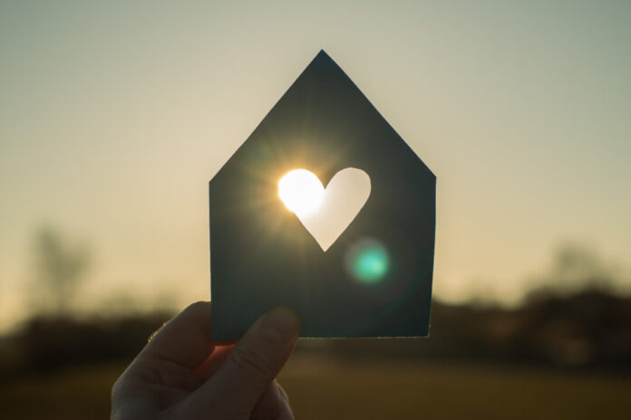 Herzenssache Sozialwohnungen Gerade Sozialwohnungen garantieren günstiges Wohnen. Vor allem Azubis und Studierende sind darauf angewiesen. Aber immer häufiger auch Ältere, die sich ihre bisherige Wohnung nicht mehr leisten können. Foto: IG BAU/Nils Hillebrand