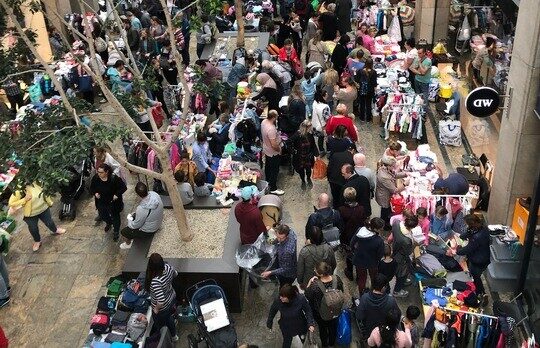 Nachdem der Melan-Flohmarkt derzeit pausiert, da die internen Modernisierungsarbeiten im Westbereich des Centers vorübergehend zu veränderten logistischen Abläufen und angepassten Verkehrsführungen führen, prüfen die Center-Betreiber derzeit verschiedene Angebote unterschiedlicher Markt-Veranstalter. Foto: Piratini Nachdem der Melan-Flohmarkt derzeit pausiert, da die internen Modernisierungsarbeiten im Westbereich des Centers vorübergehend zu veränderten logistischen Abläufen und angepassten Verkehrsführungen führen, prüfen die Center-Betreiber derzeit verschiedene Angebote unterschiedlicher Markt-Veranstalter. Foto: Piratini