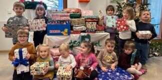 Obschwarzbach schenkt Weihnachtsfreude Die Freude bei den Kindern ist groß. Foto: Kreisstadt Mettmann