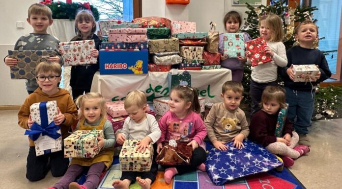 Spendenaktion Kita Obeschwarzbach 2025 (1) Die Freude bei den Kindern ist groß. Foto: Kreisstadt Mettmann