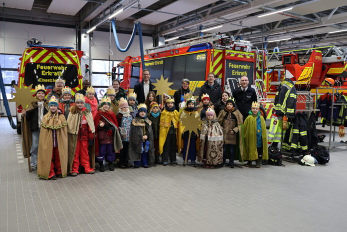 Sternsinger besuchen Feuerwehr Erkrath Die Segensbringer haben die Feuerwehr besucht. Foto: Stadt Erkrath