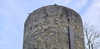 Jahresprogramm der Ratinger Jonges Der Dicke Turm, Heimat der Ratinger Jonges, Bild: Alexander Heinz