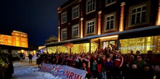 Keeper des FC Bayern besucht Velberter Fanclub Rund 200 Bayern-Fans aus ganz Nordrhein-Westfalen waren zu Gast in Velbert. Foto: privat