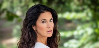 Komödie: Vierzig Karat Vierzig Karat - Mariella Ahrens © Anna Dylla Photography