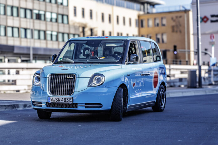 WSW_Cab01@WSW_FrankGleitsmann Mit solchen "Cabs" konnte man sich durch Wuppertal fahren lassen. Foto: WSW/Frank Gleitsmann
