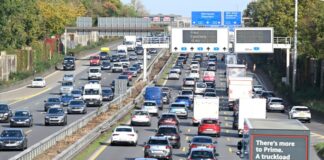 NRW weiter staugeplagt – Essen und Köln mit hoher Belastung Stau in NRW: Auch 2025 verbrachten Autofahrer viele Stunden in Warteschlangen. (Archivbild)