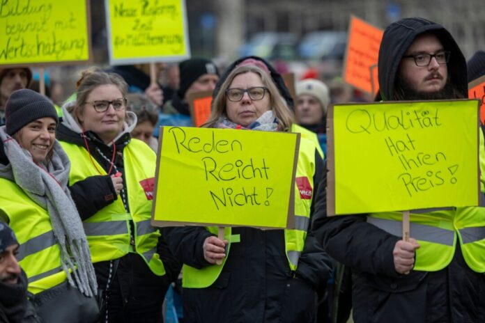 Landtag debattiert zu Änderungen im Kinderbildungsgesetz Das umstrittene neue Kita-Gesetz in NRW hat zu breiten Protesten geführt.
