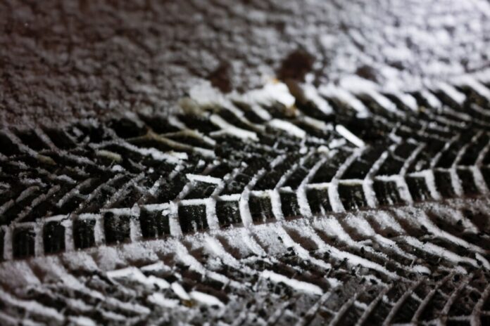 Wetter in NRW Es kann glatt werden auf den Straßen in NRW. (Symbolbild)