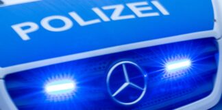 Die Polizei hat 20 Wohnungen in zwei Bundesländern durchsucht. (Symbolbild)