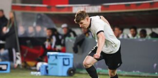 Gladbach verlängert vorzeitig mit Ullrich bis 2029 Lukas Ullrich verlängert seinen Vertrag bei Borussia Mönchengladbach vorzeitig. (Archivbild)