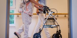 Eigenanteil für Pflege im Heim steigt in NRW weiter an Pflegeheime in Nordrhein-Westfalen sind im Bundesdurchschnitt besonders teuer. (Archivbild