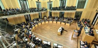 Wüst schaut auf nächste Landtagswahlen – und denkt an 1933 Im Bundesrat warnte der nordrhein-westfälische Regierungschef Hendrik Wüst vor einem Erstarken des Extremismus.