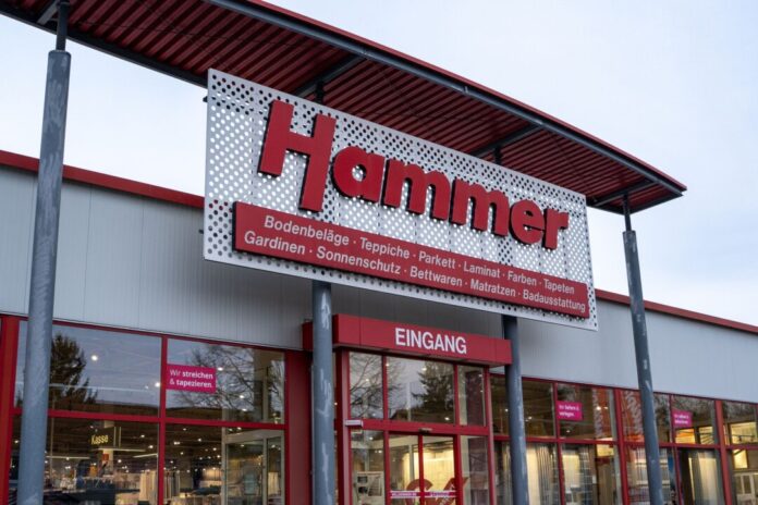 Hammer Raumstylisten GmbH meldet Insolvenz an Die Handels- und Einrichtungskette Hammer hat nach eigenen Angaben bundesweit 93 Standorte und beschäftigt rund 1.200 Menschen.