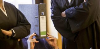 Ex-Pfleger könnte mehr als 100 Menschen getötet haben Ein bereits wegen zehnfachen Mordes in Aachen verurteilter Ex-Pfleger könnte für mehr als 100 weitere Todesfälle verantwortlich sein.