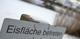 Talsperren-Betreiber warnt vor Betreten der Eisflächen Auf den Eisflächen an den Talsperren bestehe Lebensgefahr, warnte der Wasserverband Siegen-Wittgenstein. (Symbolbild)