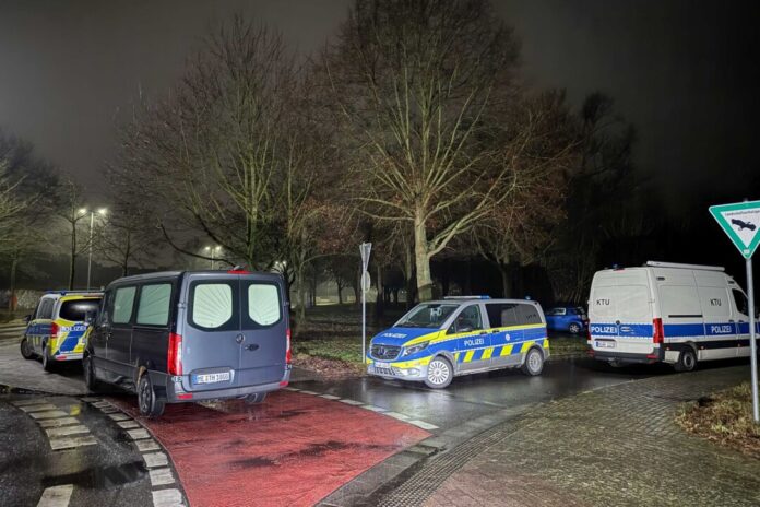 Leiche eines Jugendlichen in Dormagen gefunden Die Polizei schließt ein Tötungsdelikt nicht aus.