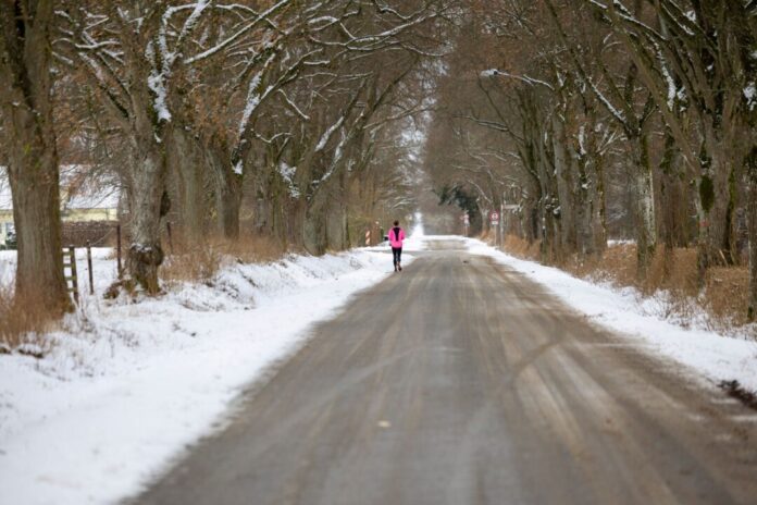 Wetter in NRW Der Schnee geht in Nordrhein-Westfalen ab Donnerstag in Regen über. (Archivbild)