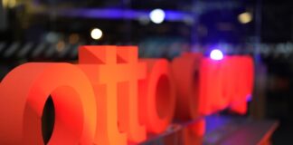 Otto Group will mit Hilfe von Nvidia Logistik beschleunigen Zu der Otto Group gehören etwa die Onlineplattform Otto und der Paketzusteller Hermes. (Archivbild)