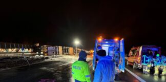 Verkehr läuft trotz Schneewarnung – schwerer Unfall auf A2 Nach einem schweren Lastwagenunfall mit einem Toten ist die A2 Richtung Hannover gesperrt.