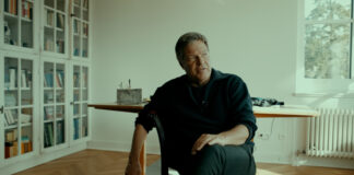 Habeck-Doku: Ratinger Grüne laden ins Kino ein Eine Szene aus "JETZT. WOHIN. Meine Reise mit Robert Habeck" von Lars Jessen. Bild: Florida Film / Pandora Film / Fritz Butze