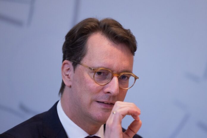 Ministerpräsident Hendrik Wüst (CDU) Ministerpräsident Hendrik Wüst (CDU) warnt mit Blick auf die Landtagswahl 2027 vor der AfD. (Archivbild)