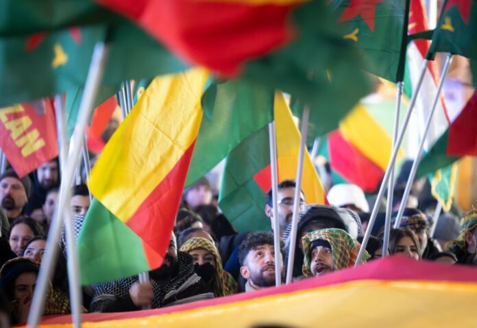 Tausende zu Kurden-Demonstration in Bonn erwartet Bis zu 15.000 Menschen wollen in Bonn gegen den Krieg in Nordsyrien protestieren. (Archivbild)