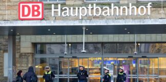 Fliegerbombe in Aachen entschärft Der Hauptbahnhof wird für die Entschärfung gesperrt.