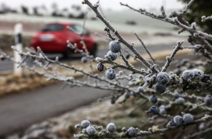 Winterwetter in Nordrhein-Westfalen In den kommenden Tagen ist auf den Straßen Nordrhein-Westfalens wieder Vorsicht geboten. (Symbolbild)