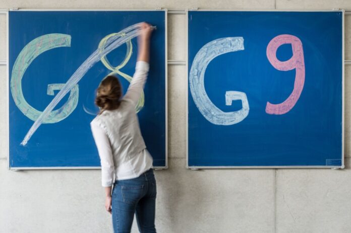 Zurück zum G9 2026 wird es an den öffentlichen Gymnasien in NRW einmalig keinen regulären Abitur-Jahrgang geben. (Archivbild)