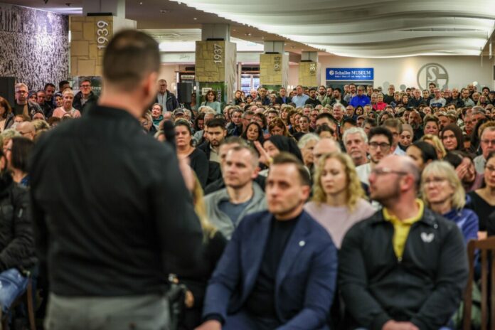 Nach dem Millionen-Coup von Gelsenkirchen Der Rechtsanwalt Daniel Kuhlmann hat nach dem Gelsenkirchener Sparkassen-Einbruch nach eigenen Angaben erste Klagen gegen die Bank eingereicht.
