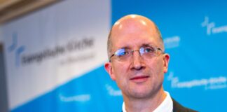 Kirche im Rheinland muss trotz Rekordeinnahmen sparen «Wir sind weiter engagiert für die Gesellschaft und vor allem für die Schwächsten der Gesellschaft», versichert Präses Thorsten Latzel.