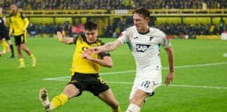 Chelsea holt BVB-Verteidiger Anselmino zurück Aaron Anselmino (l) überzeugte bei seinen Auftritten im BVB-Trikot. (Archivbild)