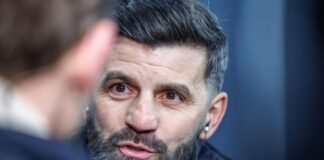 Schalkes Trainer Muslic hat mit Charme auf Transfergerüchte um Edin Dzeko reagiert. 