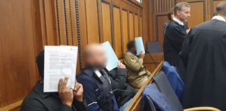 Bewaffneter Überfall auf Juwelier – Angeklagte gestehen Beim Prozessbeginn räumten die 21 und 22 Jahre alten Angeklagten ihre Tatbeteiligung ein.