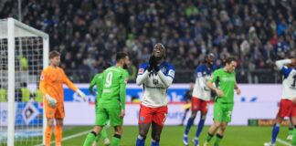 Jean-Luc Dompé (M, Hamburger SV) reagiert nach einer verpassten Chance.