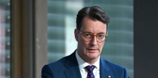 Wüst verspricht Menschen in NRW Verbesserungen im Alltag NRW-Ministerpräsident Hendrik Wüst (CDU) ruft die Menschen in NRW zum Zusammenhalt auf. (Archivbild)