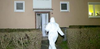 18-Jährige lebensgefährlich mit Messer verletzt Nach der Tat sicherten Ermittler Spuren in der Wohnung des Verdächtigen.