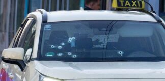 Auf das Taxi wurden mehrere Schüsse abgegeben - vor allem auf die Beifahrerseite. (Archivbild)