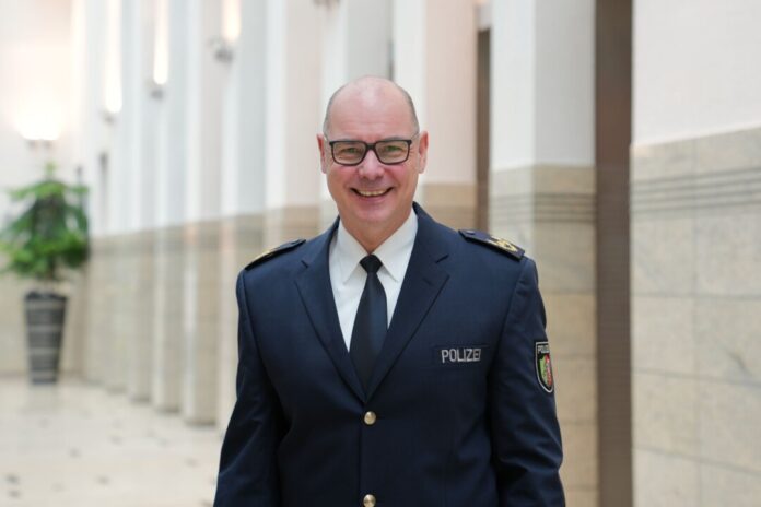 Polizist Dirk Hulverscheidt Dirk Hulverscheidt wird neuer Inspekteur der Polizei in NRW