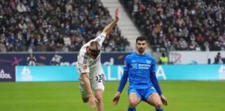 Eintracht verliert auch letztes Spiel vor Riera-Start Eintracht Frankfurt und Rasmus Kristensen (l) sind weiter am Straucheln.