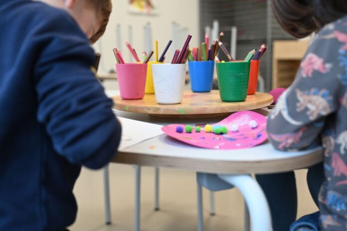 Kindertagesstätte (Kita) Die schwarz-grüne NRW-Landesregierung stößt mit ihrem Kita-Gesetzentwurf auf Protest. (Symbolbild)