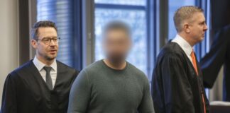 Frauen mit Sportwagen erfasst: «Ein Mörder bin ich nicht» Der Angeklagte räumte Verantwortung für den schweren Unfall ein.