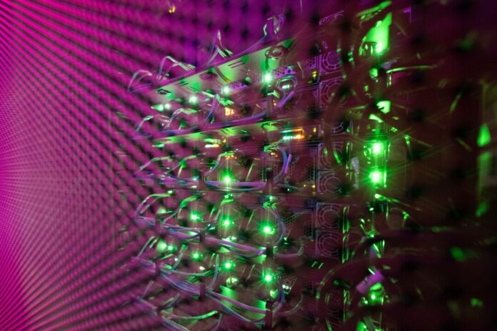 Rechenzentrum Der Datenbedarf im Digitalzeitalter steigt und steigt, daher werden Rechenzentren immer wichtiger. (Symbolbild)