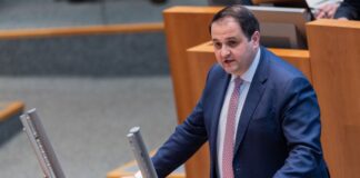 Staatskanzleichef: Keine Akten an U-Ausschuss aussortiert Staatskanzleichef Nathanael Liminski (CDU) muss sich im nordrhein-westfälischen Landtag zahlreichen kritischen Fragen zu fehlenden Akten an den Untersuchungsausschuss zum Solinger Attentat stellen. (Archivbild)