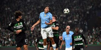 1. FC Köln leiht englischen U20-Nationalspieler aus Das 20 Jahre alte Abwehrtalent Jahmai Simpson-Pusey (beim Kopfball) soll die Kölner Defensive stabilisieren. (Archivbild)